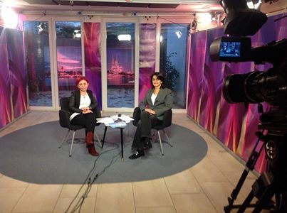 Nermin Ermis und Dr. Jadigar Kesdoğan bei TRT Okul